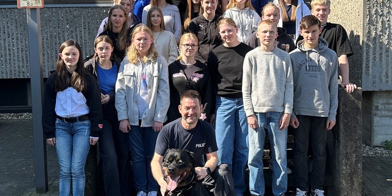 POL-KLE: Kreis Kleve - Girls- und Boys-Day bei der Klever Polizei / 30 Schülerinnen und Schüler besuchten die Polizeiwache Kleve - Foto: presseportal.de