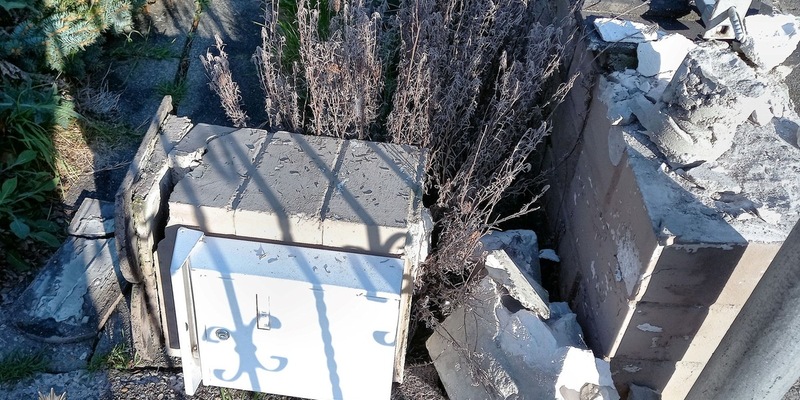 POL-PDKL: Mit roher Gewalt Mauer beschädigt - Foto: presseportal.de