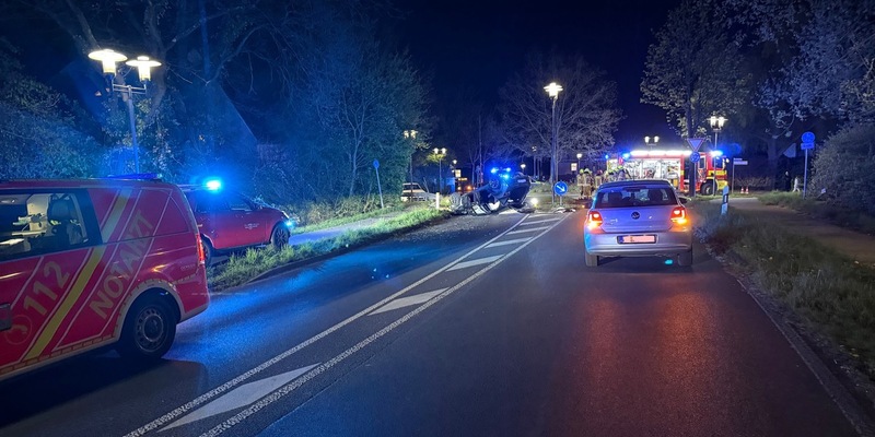 FW Ratingen: Verkehrsunfall, eine schwerverletzte Person - Foto: presseportal.de