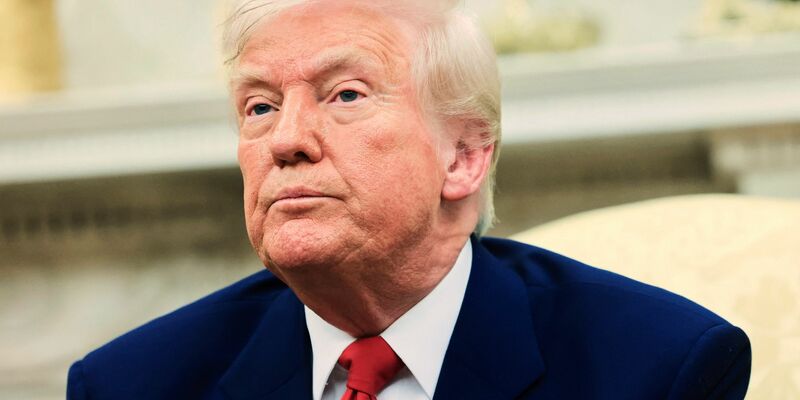 Auch ein Präsident muss zum Arzt - Foto: -/Pool via AP/dpa