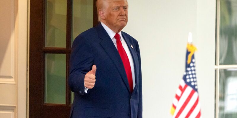 Trump zeigt Entgegenkommen - Foto: Mark Schiefelbein/AP/dpa