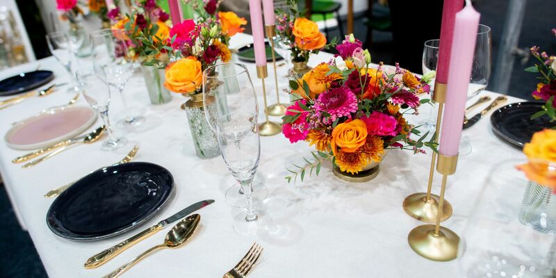 Schön festlich: Bei Hochzeiten wird selten gespart. (Archivbild) - Foto: Hauke-Christian Dittrich/dpa