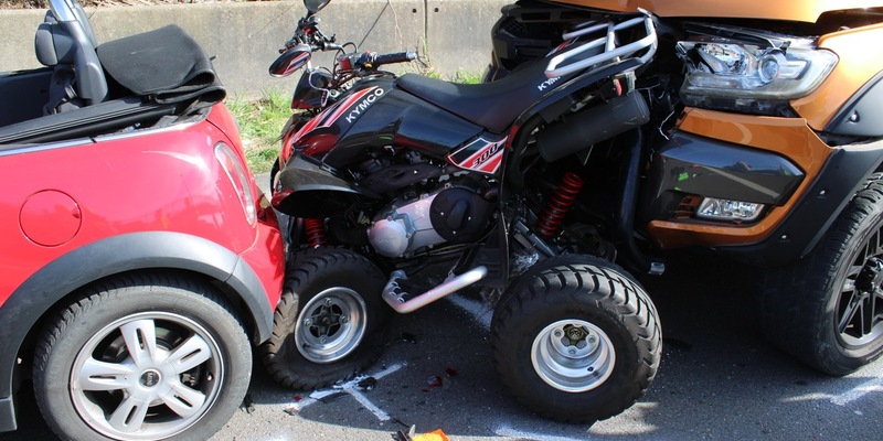 POL-RBK: Wermelskirchen - Quadfahrer nach Auffahrunfall mit vier Beteiligten lebensgefährlich verletzt - Foto: presseportal.de