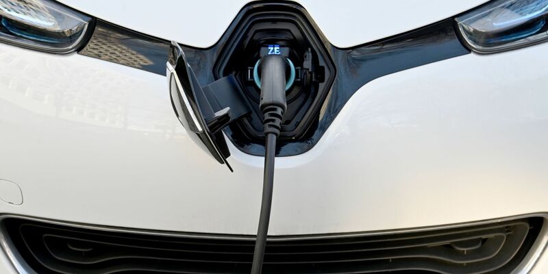 Die künftige E-Auto-Förderung ist noch unsicher. (Symbolbild) - Foto: Carsten Rehder/dpa