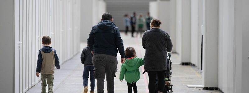 Betroffen von der Änderung sind die Familien von subsidiär Schutzberechtigten. (Archivfoto) - Foto: Boris Roessler/dpa
