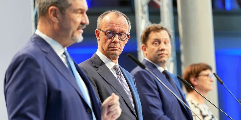 Die Pläne von Union und SPD zur Einkommensteuer sind im Koalitionsvertrag noch vage. (Archivbild) - Foto: Michael Kappeler/dpa