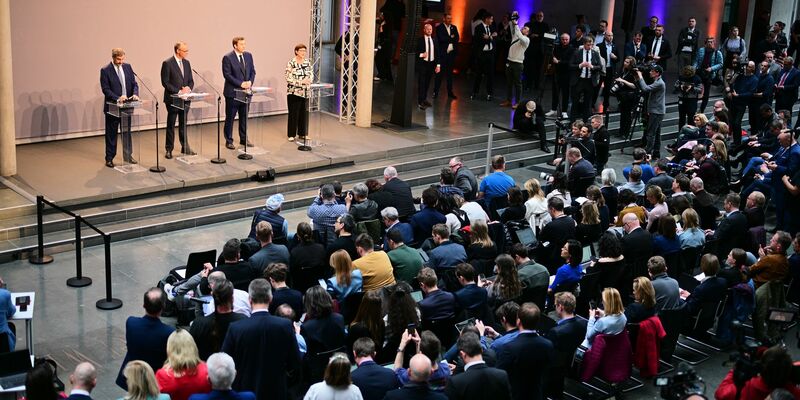Wen CDU, CSU und SPD ins Kabinett des wohl künftigen Kanzlers Friedrich Merz schicken werden, ist noch offen. - Foto: Sebastian Christoph Gollnow/dpa