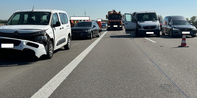 POL-PDLD: Auffahrunfall - Foto: presseportal.de