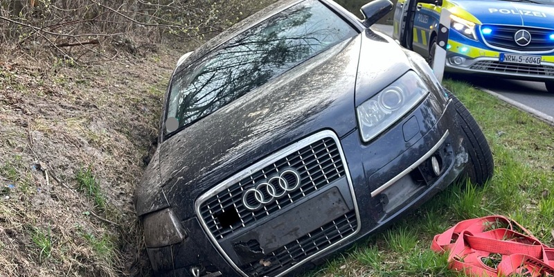POL-MI: Verdacht einer Trunkenheitsfahrt: Auto rutscht in Graben - Foto: presseportal.de