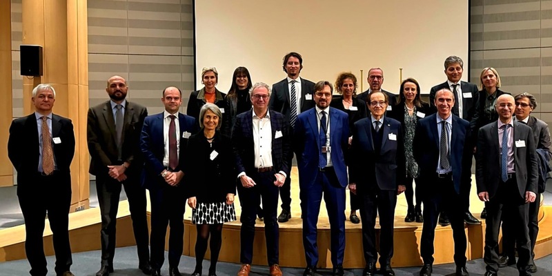 Automotive - Das wissenschaftliche Manifest der Lombardei für erneuerbare Kraftstoffe / Vorgestellt in Brüssel für technologische Neutralität ohne Bußgelder - Foto: presseportal.de