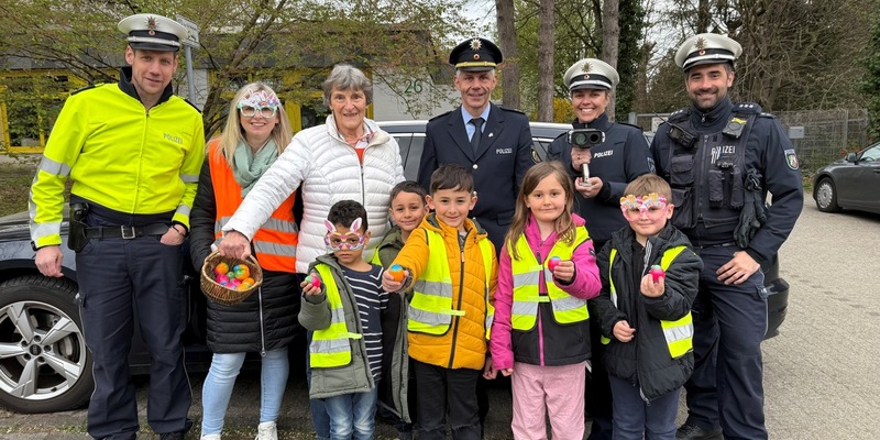 POL-HA: Ostereiaktion 2025 - Vorschulkinder belohnen Verkehrsteilnehmer für richtiges Verhalten - Foto: presseportal.de
