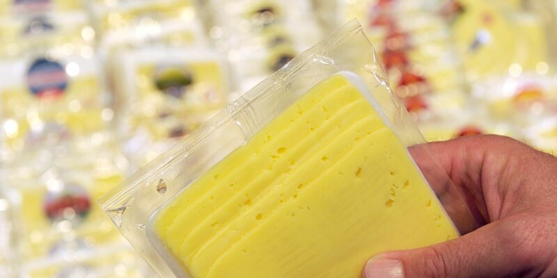 Käse aller Art war bei Verbraucherinnen und Verbrauchern beliebter. (Archivbild) - Foto: picture alliance / dpa