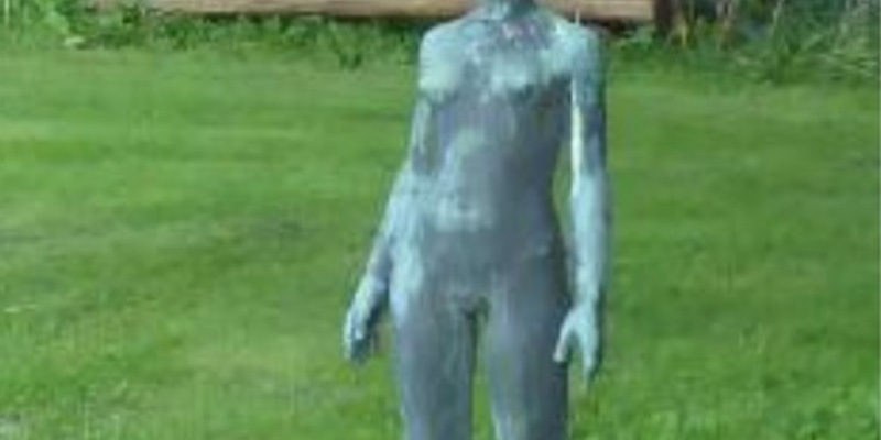 POL-NB: Zeugenaufruf nach Diebstahl einer Bronzestatue - Foto: presseportal.de