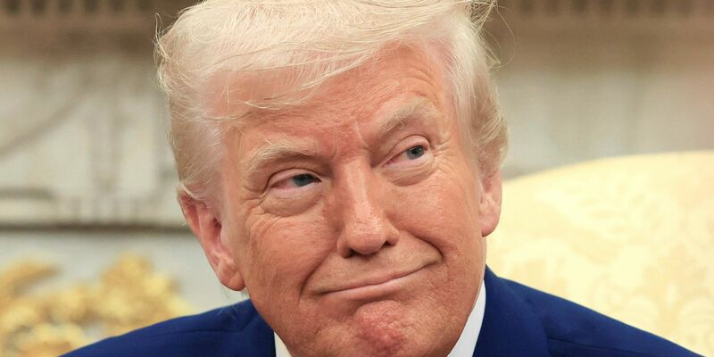 US-Präsident Trump will seine schönen Haare besser pflegen können. (Archivbild) - Foto: -/Pool via AP/dpa