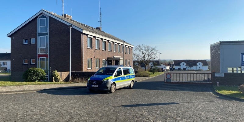 POL-HR: Tag der offenen Tür bei der Polizeistation in Schwalmstadt: Ein Blick hinter die Kulissen der Polizeiarbeit - Foto: presseportal.de