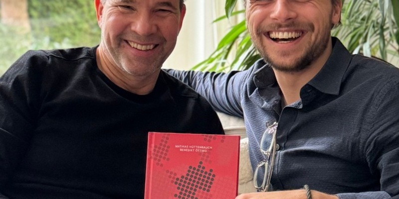 Neues Buch Abstieg: Ex-Automanager und Podcaster präsentieren Sanierungsplan für Deutschland - Foto: presseportal.de