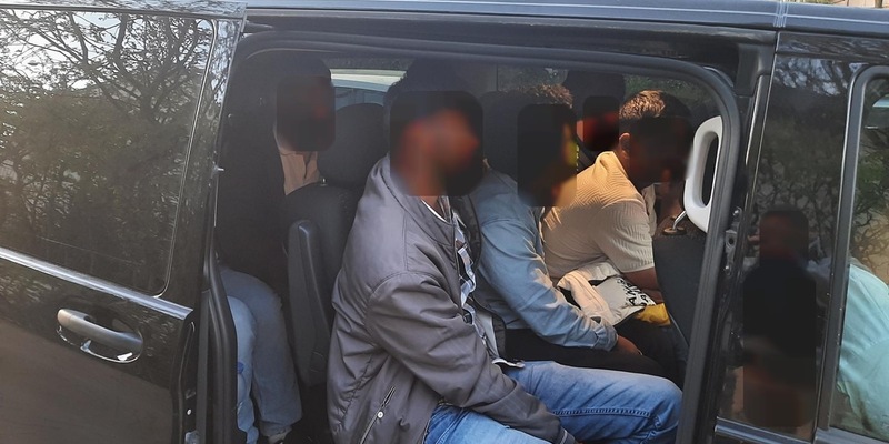 BPOL NRW: Schleusung mit 10 Personen auf Schleichweg von zivilen Bundespolizisten vereitelt - Foto: presseportal.de