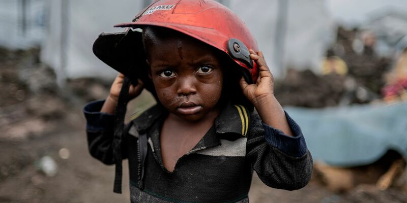 Im Osten des Landes sind vor allem Vertriebene von lebensgefährlichen Hungerkrisen betroffen. (Archivbild) - Foto: Moses Sawasawa/AP/dpa