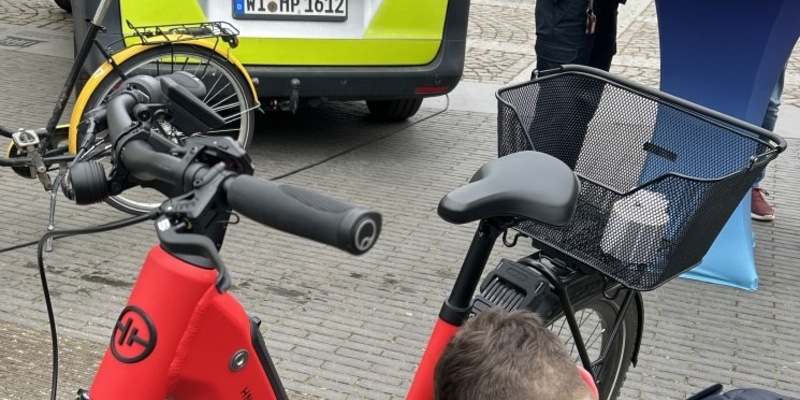 POL-DA: Lorsch: Fahrradsaison hat begonnen / Polizei gibt Tipps und codiert 43 Fahrräder - Foto: presseportal.de