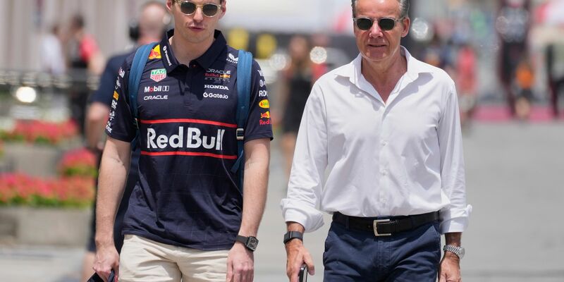 Der Unfall von Esteban Ocon sorgte für eine Unterbrechung. - Foto: Darko Bandic/AP/dpa