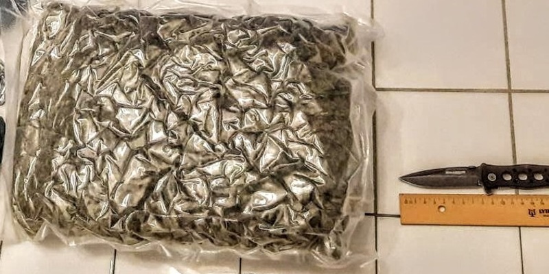 BPOL-KI: Bahnhof: Über ein Kilogramm Cannabis im Rucksack - Foto: presseportal.de