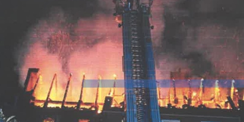 POL-MI: Mehrfamilienhaus in Vollbrand - Foto: presseportal.de