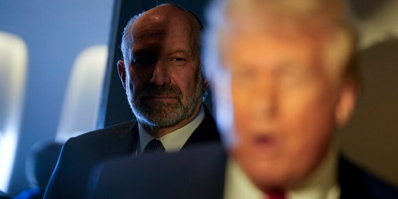 Handelsminister Lutnick will Elektrogeräte in den USA fertigen lassen. Branchenexperten zufolge fehlt es allerdings an Infrastruktur und Fachkräften. (Archiv) - Foto: Uncredited/AP/dpa