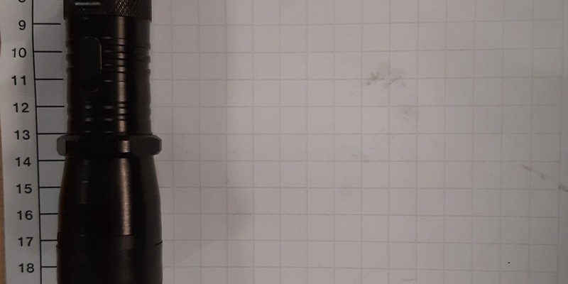 BPOL NRW: Kontrollen im Bahnhof - Bundespolizei findet Elektroschocker und Messer - Foto: presseportal.de