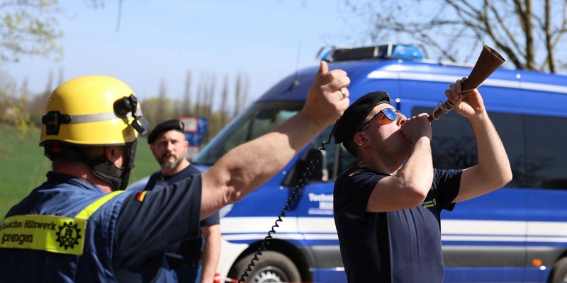 THW LVBEBBST: THW sprengt Höhleneingänge bei Halberstadt - Foto: presseportal.de