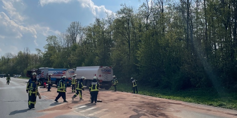 FW-BO: Größere Mengen Heizöl aus Tanklaster ausgelaufen - Foto: presseportal.de