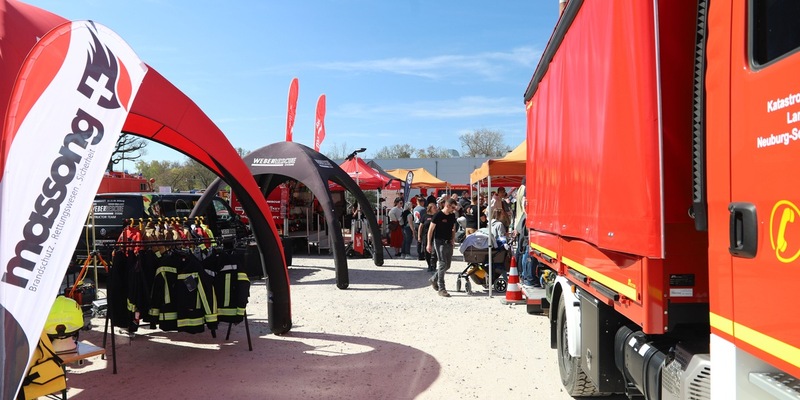 Feuerwehr Nürnberg: Auftaktveranstaltung des 150. Jubiläums der Berufsfeuerwehr Nürnberg bei bestem Wetter - Erste offene Bayerische Meisterschaften in der Unfallrettung in Nürnberg - Foto: presseportal.de