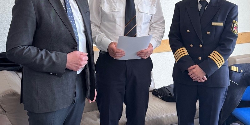 PP-ELT: Dienstellenleiter der Wasserschutzpolizeistation Ludwigshafen in den Ruhestand verabschiedet - Foto: presseportal.de