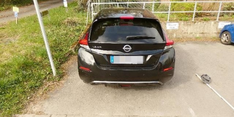 POL-HM: Zeugenaufruf: Unfallflucht auf Parkplatz - Foto: presseportal.de