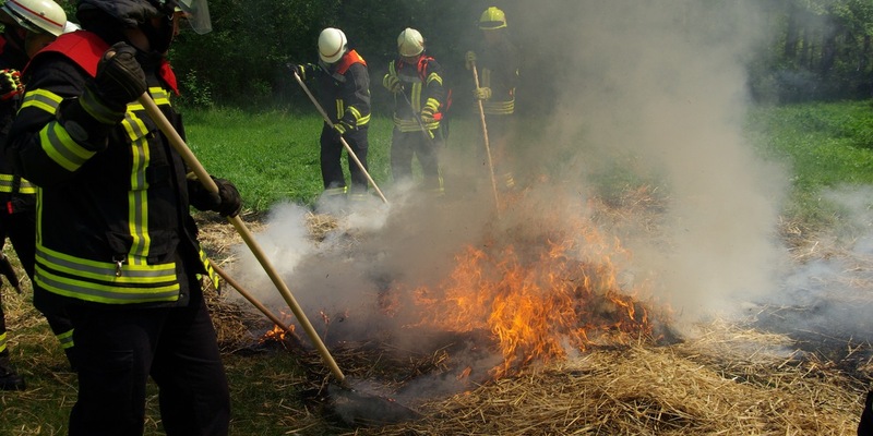 FW-LFVSH: Tipps der Feuerwehr zum Umgang mit Osterfeuern und trockenem Wetter - Foto: presseportal.de