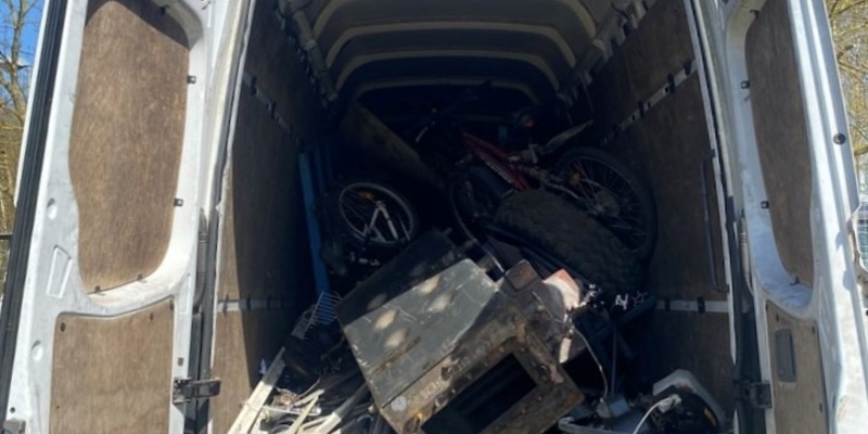 POL-HM: Gemeinsame Pressemitteilung des Landkreises Hameln-Pyrmont, des Flecken Salzhemmendorf und der Polizei: Behördenübergreifende Kontrolle deckt zahlreiche Mängel an Fahrzeugen auf - Foto: presseportal.de