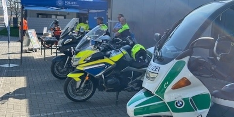 POL-WES: Hamminkeln - Die Polizei als Aussteller auf der Kick-Off Veranstaltung 2025 - Foto: presseportal.de