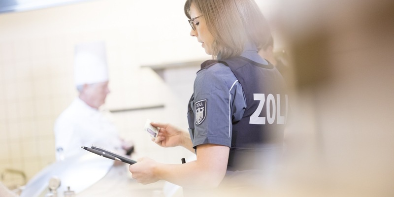 HZA-LA: Illegalen Aufenthalt bei Kontrollen aufgedeckt Landshuter Zöllner der Finanzkontrolle Schwarzarbeit erfolgreich - Foto: presseportal.de