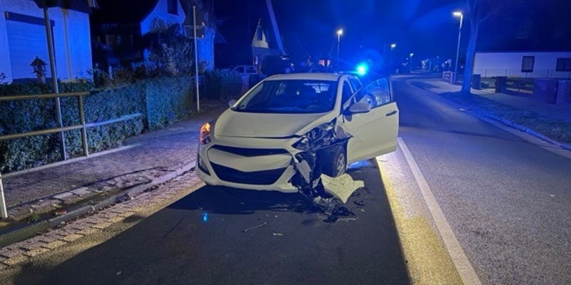 POL-CUX: Verkehrsunfallflucht in Schiffdorf-Spaden - Polizei ermittelt flüchtigen Unfallverursacher, welcher ohne Fahrerlaubnis unterwegs war (Foto im Anhang) - Foto: presseportal.de