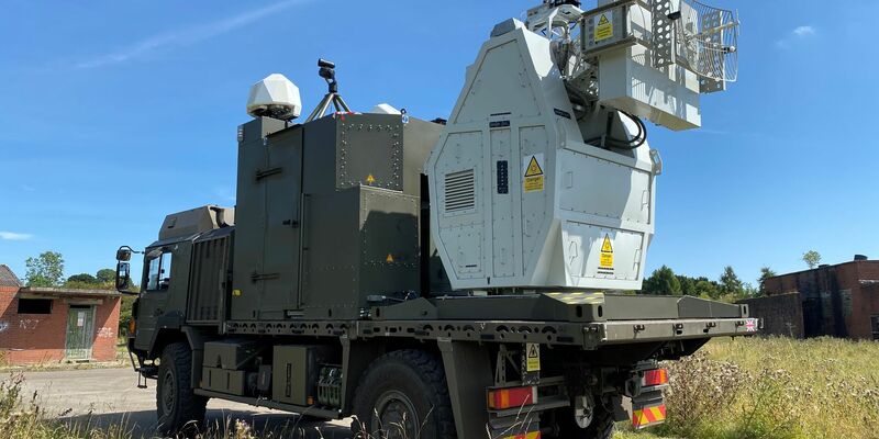 Das System nutzt nach britischen Angaben Funkwellen, um wichtige elektronische Komponenten in Drohnen zu stören oder zu beschädigen.  - Foto: Ministry Of Defence/PA Media/dpa
