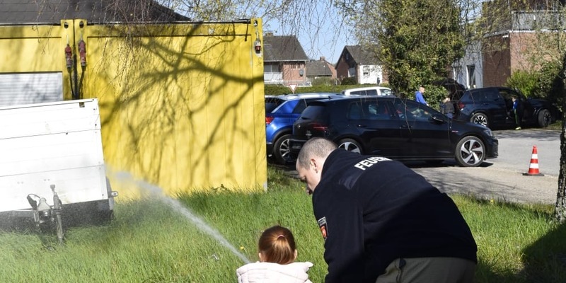FW-KLE: Brandschutzerziehung der Freiwilligen Feuerwehr Kleve - Löschzug Materborn - Foto: presseportal.de