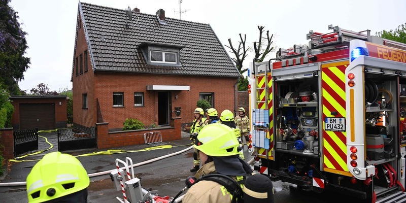 FW Pulheim: Zwei Verletzte nach Verpuffung in Wohnhaus - Foto: presseportal.de