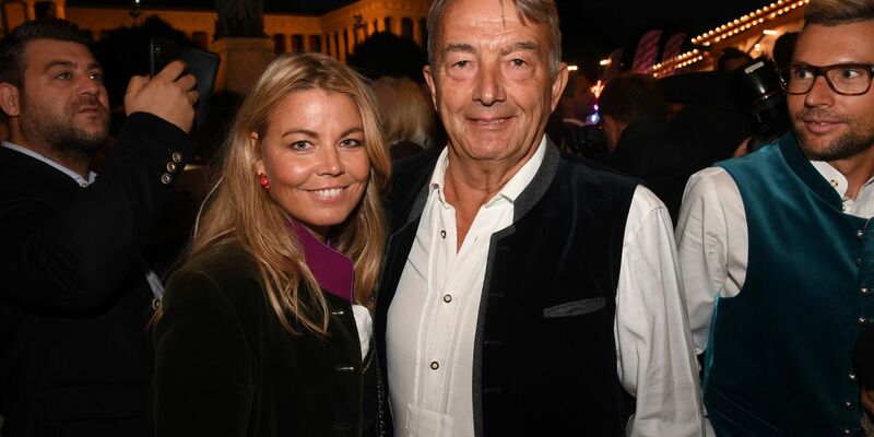 Marion Popp und Wolfgang Niersbach waren seit 2014 ein Paar. - Foto: Felix Hörhager/dpa