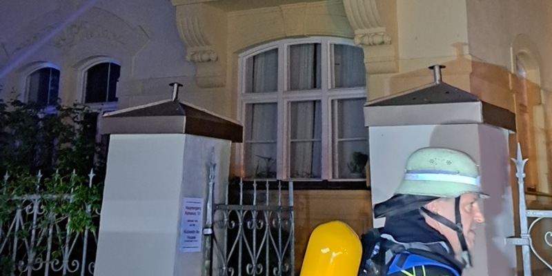 FW-M: Schlafzimmer in Brand (Nymphenburg) - Foto: presseportal.de