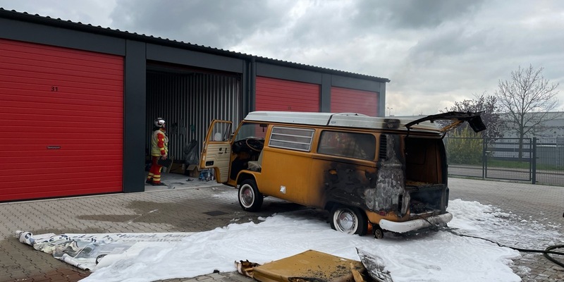 LPI-EF: Liebhaberstück geht in Flammen auf - Foto: presseportal.de