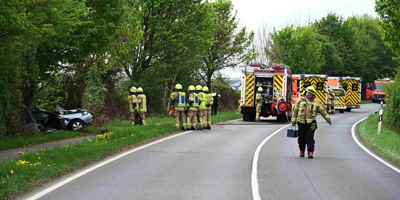 FW Pulheim: Unfall auf der L213 - Zwei Verletzte - Foto: presseportal.de