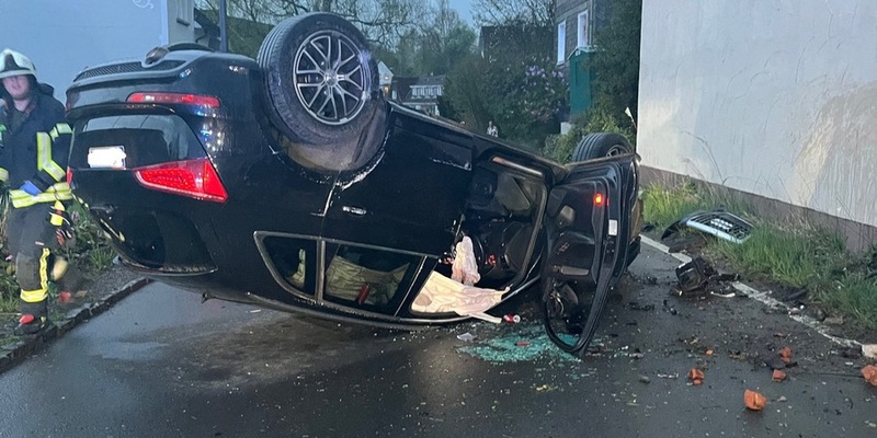 POL-GM: Betrunken mit Auto überschlagen - Foto: presseportal.de
