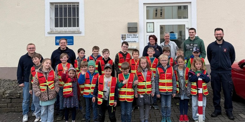 FW-OE: Was für ein cooles Event - Begeisterung bei den LöschKids Heinsberg beim Besuch der Kreisleitstelle in Olpe - Foto: presseportal.de
