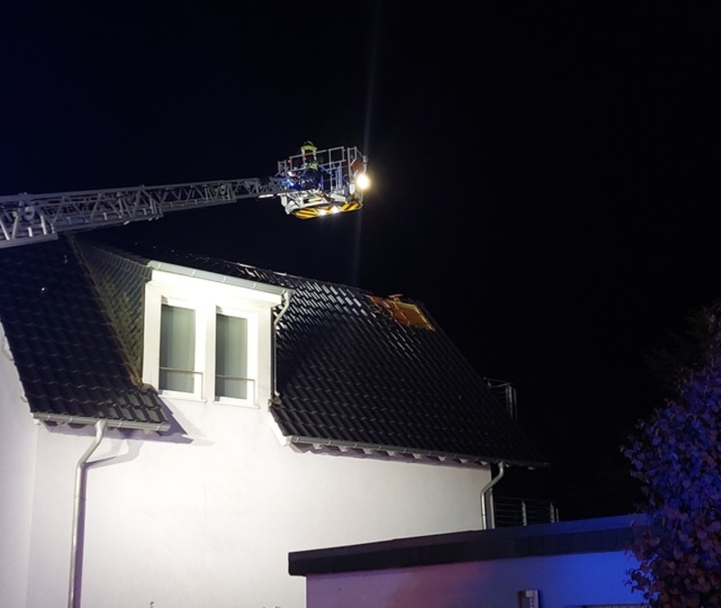 FW-EN: Blitzeinschlag in Hausdach - Foto: presseportal.de