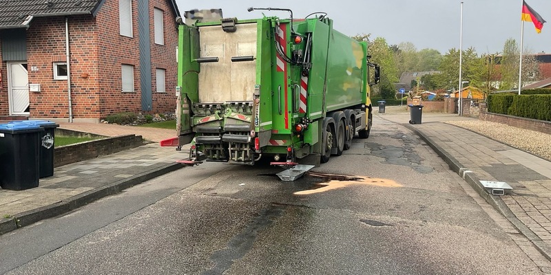 FW Alpen: Technischer Defekt an LKW - Foto: presseportal.de