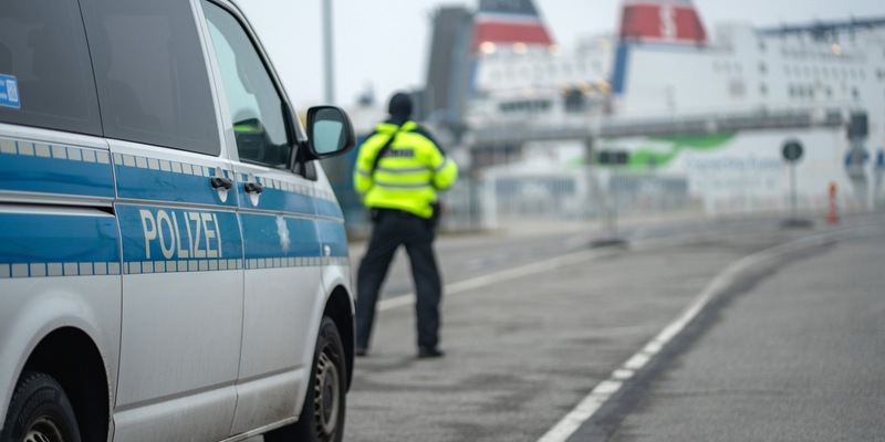 BPOL-HRO: Bundespolizei vollstreckt Haftbefehl bei Einreise - Foto: presseportal.de